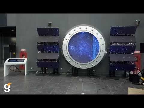 Сенсорный стол и разработка ПО по картинам Алексея Леонова