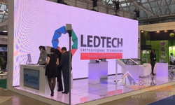 Светодиодный экран и светодиодный пол на стенд компании LEDTECH