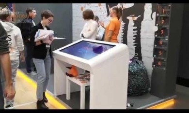 Разработка аркадной игры Space Invaders в фирменной айдентике компании